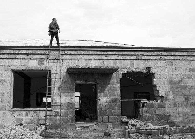 Նոր տուն, որ կառուցեցին արցախցի տղամարդիկ